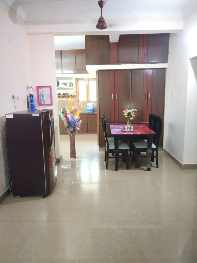 Sls Homestay - Luxury Ac Service Apartments 1Bhk, 2Bhk, 3Bhk - Direct Flyover To Alipiri Tirumala Gate - Walk To Ps4 Pure Veg Restaurants, Supermarkets - Near To National Highway & Padmavathi Amma Temple - Modular Kitchen, Living Room -Free Superfast Tirupati Esterno foto