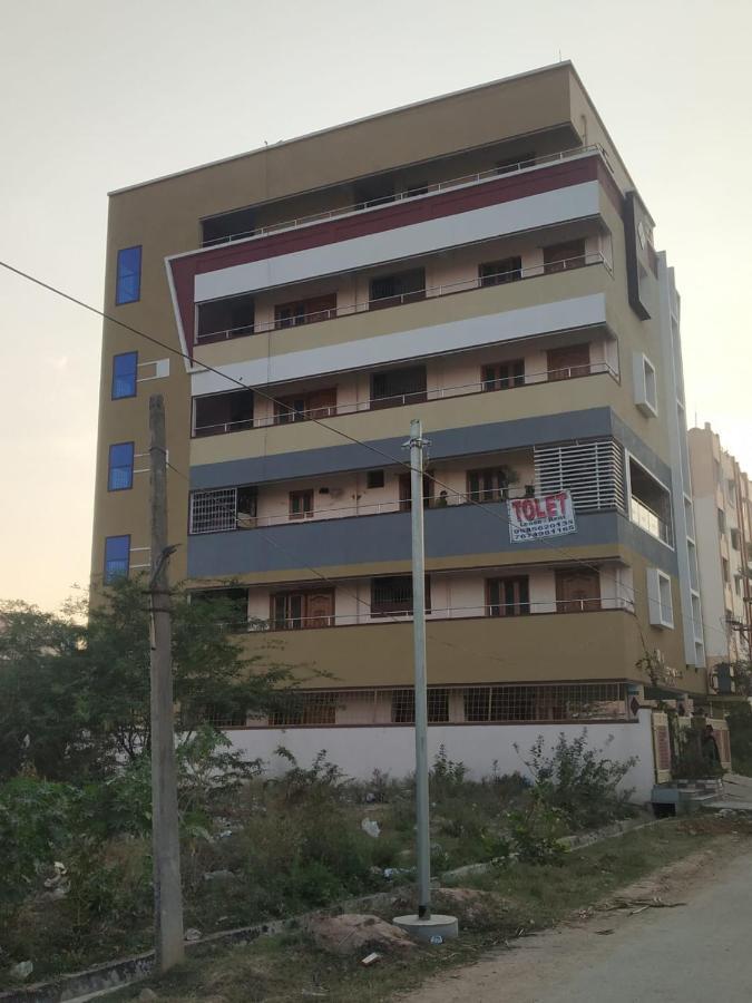 Sls Homestay - Luxury Ac Service Apartments 1Bhk, 2Bhk, 3Bhk - Direct Flyover To Alipiri Tirumala Gate - Walk To Ps4 Pure Veg Restaurants, Supermarkets - Near To National Highway & Padmavathi Amma Temple - Modular Kitchen, Living Room -Free Superfast Tirupati Esterno foto