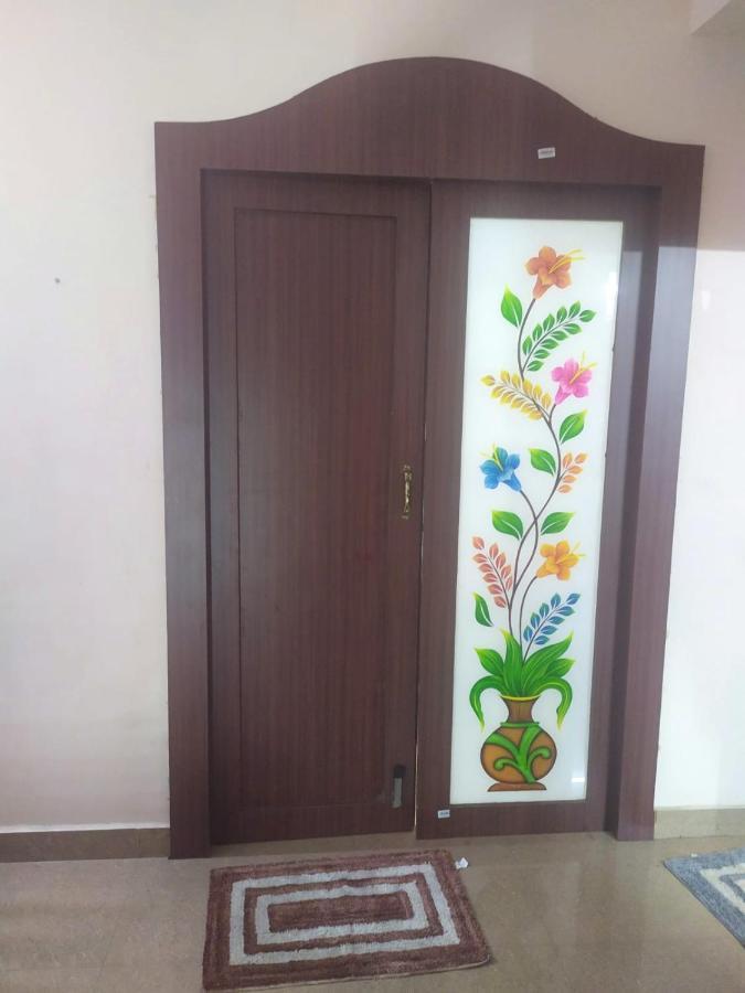 Sls Homestay - Luxury Ac Service Apartments 1Bhk, 2Bhk, 3Bhk - Direct Flyover To Alipiri Tirumala Gate - Walk To Ps4 Pure Veg Restaurants, Supermarkets - Near To National Highway & Padmavathi Amma Temple - Modular Kitchen, Living Room -Free Superfast Tirupati Esterno foto