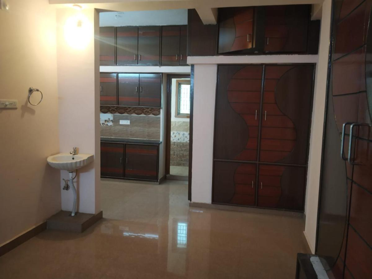Sls Homestay - Luxury Ac Service Apartments 1Bhk, 2Bhk, 3Bhk - Direct Flyover To Alipiri Tirumala Gate - Walk To Ps4 Pure Veg Restaurants, Supermarkets - Near To National Highway & Padmavathi Amma Temple - Modular Kitchen, Living Room -Free Superfast Tirupati Esterno foto