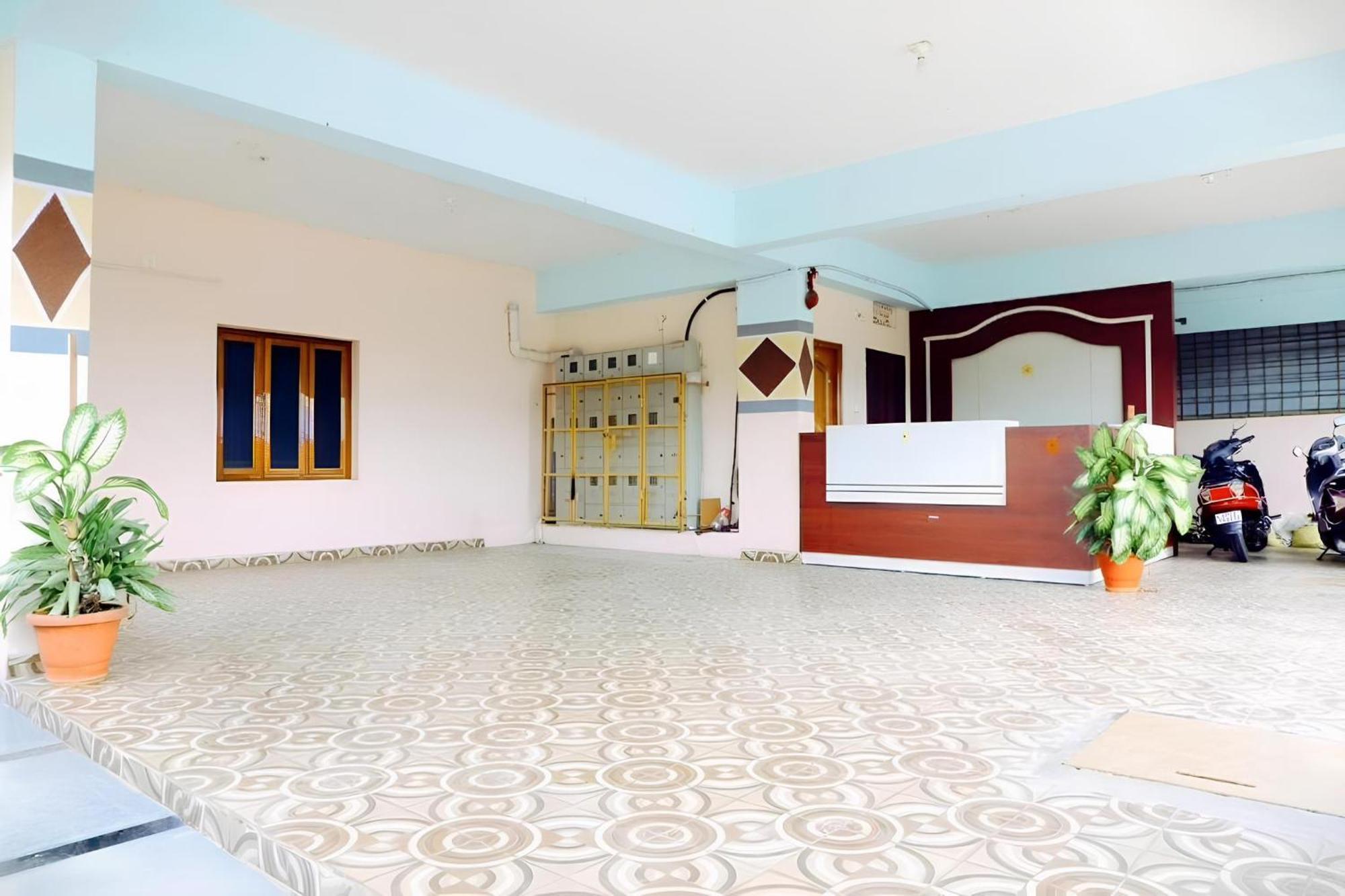Sls Homestay - Luxury Ac Service Apartments 1Bhk, 2Bhk, 3Bhk - Direct Flyover To Alipiri Tirumala Gate - Walk To Ps4 Pure Veg Restaurants, Supermarkets - Near To National Highway & Padmavathi Amma Temple - Modular Kitchen, Living Room -Free Superfast Tirupati Esterno foto