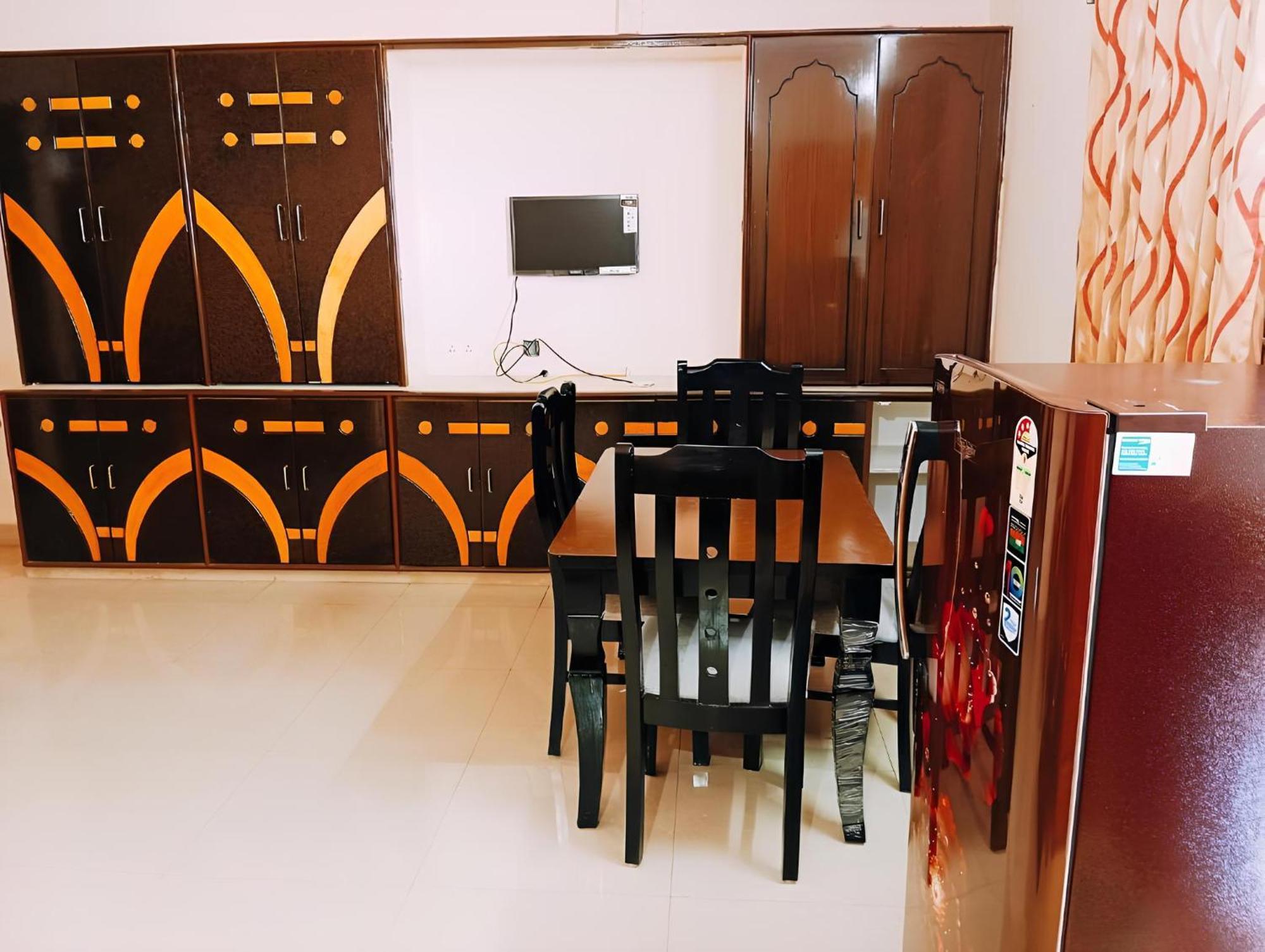 Sls Homestay - Luxury Ac Service Apartments 1Bhk, 2Bhk, 3Bhk - Direct Flyover To Alipiri Tirumala Gate - Walk To Ps4 Pure Veg Restaurants, Supermarkets - Near To National Highway & Padmavathi Amma Temple - Modular Kitchen, Living Room -Free Superfast Tirupati Esterno foto